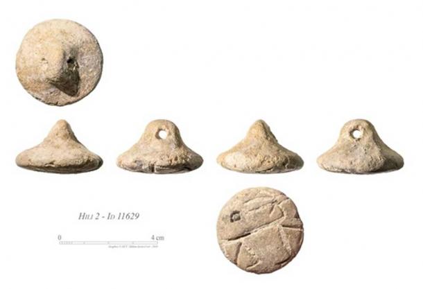 Clay seals - one with the engraving of a gazelle. (Department of Culture and Tourism - Abu Dhabi)