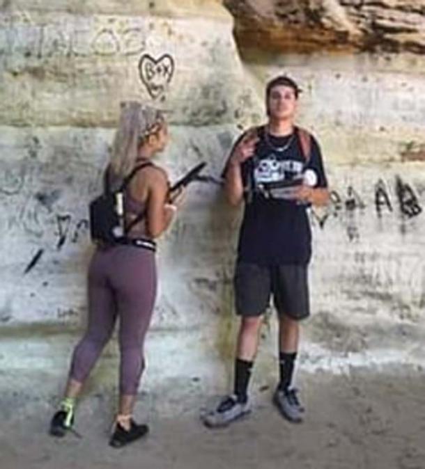 Close up of the damage cause to the rock formation. (Daily Mail / Fair Use)