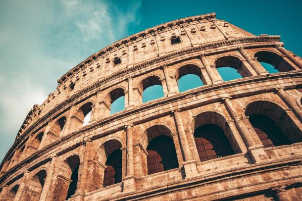 The Colosseum has a layered lattice structure, similar to metamaterials