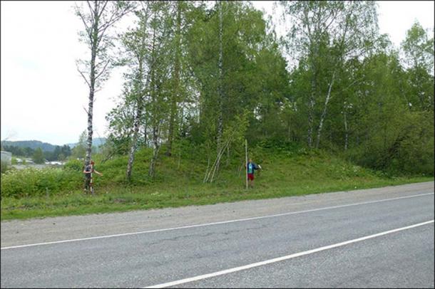 Conducting a study at the supposed location of the walls Picture: Andrey Borodovsky