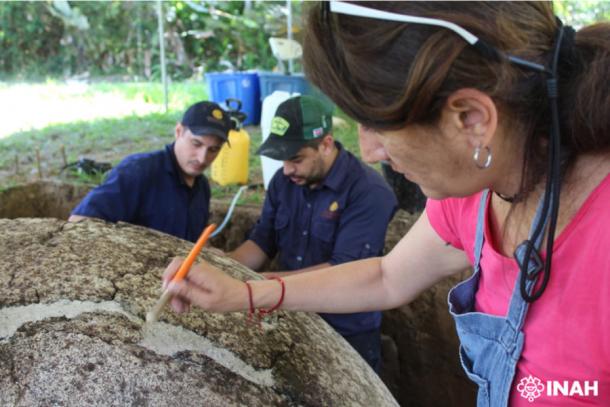 Conservation-restoration project of Mexico and Costa Rica recovers ancient stone spheres from the Diquís delta. (INAH)