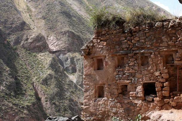 Construction at the Ñaupa Iglesia, Peru. 