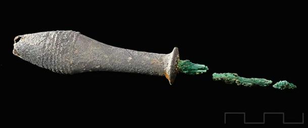 Copper awl with a handle coated in silver from La Almoloya grave 38, scale in centimeters. (figure by J.A. Soldevilla, courtesy of the Arqueoecologia Social Mediterrània Research Group, Universitat Autònoma de Barcelona/Antiquity Publications Ltd)