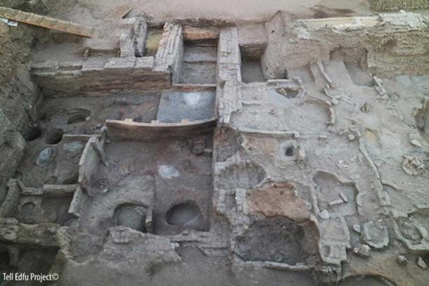 Courtyard of the Southern administrative building. 