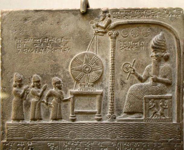 Cropped image of the Tablet of Shamash (Utu) showing the figure of Shamash (Utu) on the throne. (CC BY-SA 4.0)