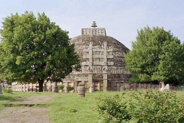 Dating the newly unearthed Barikot Buddhist temple was based on iconography from the Mauryan Empire (325-185 BC), which constructed the internationally famous stupa in which the relics of the first Buddha lie. (Tsui / CC BY-SA 2.5)