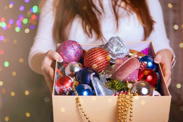 Depending on what you believe, you can decide when to take the Christmas decorations. (olgasparrow / Adobe Stock)