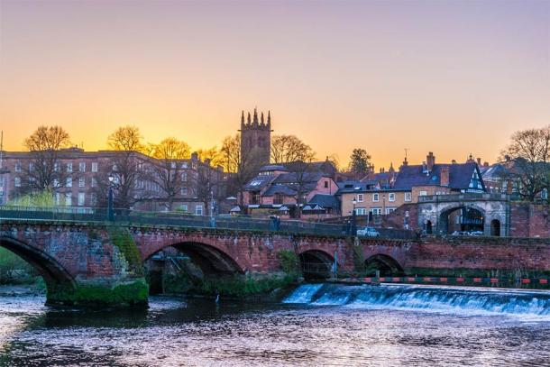 The Old Dee Bridge, Chester (dudlajzov / Adobe Stock)