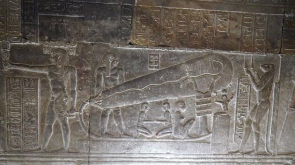 The inscriptions suggest this relief is probably not depicting ancient technology. (Ioannis Syrigos)