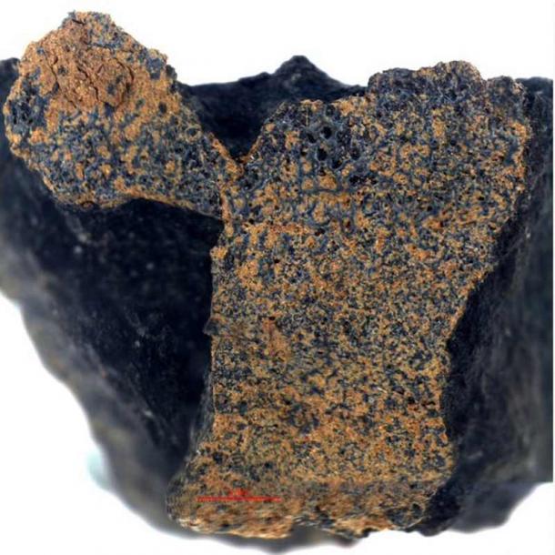 Derek Robson descubrió el meteorito Woodmancote de 4.600 millones de años en marzo de 2021. (Universidad de Loughborough)