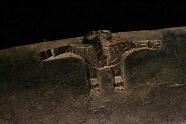 Detail from feast bowl from Siassi Tami bowl showing what could be a pterosaur. (Amélie Godreuil)