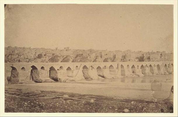 Old photograph of the Dezful bridge.