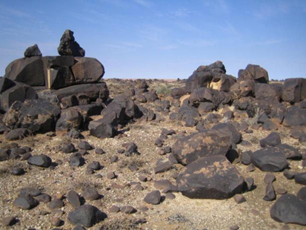 Dolerite rock formations in the so called Lost City of Kalahari. (MGA73bot2 / CC BY-SA 3.0)
