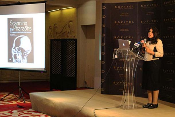 Dr. Sahar Saleem giving a short presentation about CT imaging.