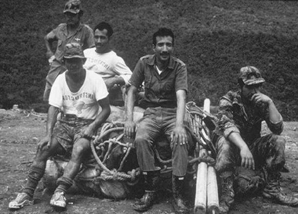 Ecuadorian Special Forces at the Cave Site. (bibliotecapleyades.net)