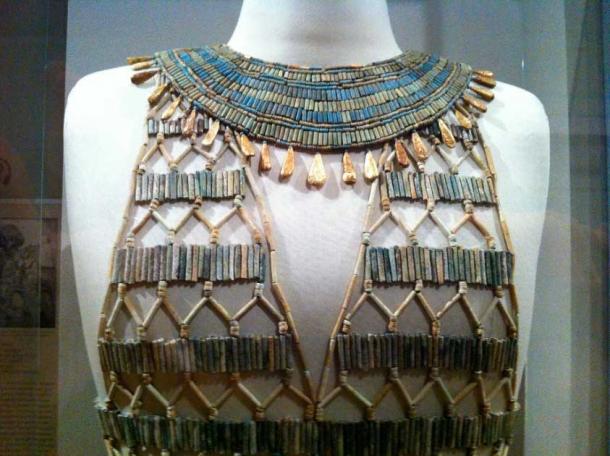 Egyptian bead net dress. (Jennifer Brown/CC BY-NC-SA 4.0)