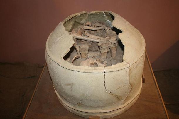 Elamite burial container in Heft Tepe museum.