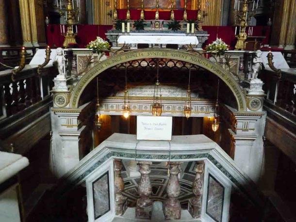 Entrance to the crypt of Santi Apostoli church in Rome also known as The Church of the Twelve Holy Apostles, where the so-called holy relics of the two saints are located. (Fczarnowski / CC BY-SA 3.0)