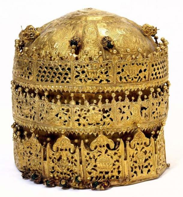 This Ethiopian crown is admired for its filigree designs and religious embossed images. (Victoria and Albert Museum)