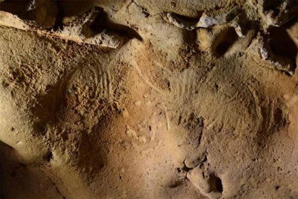 Examples of Neanderthal cave engravings discovered in the Roche-Cotard cave (Indre et Loire - France). On the left, the 