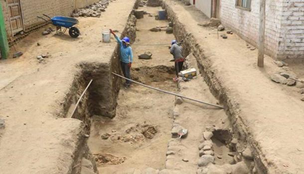 Excavating the site. Pre-Inca burials can be seen in the foreground.