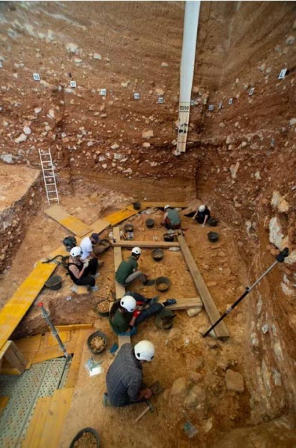 Excavation area at level TD6 in the Gran Dolina cave where the latest finds have been made. (Maria D. Guillén / IPHES-CERCA)