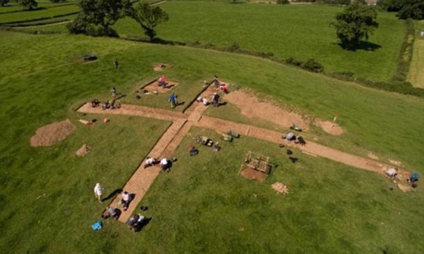 Excavation site where Bronze Age ritual offerings were found. 