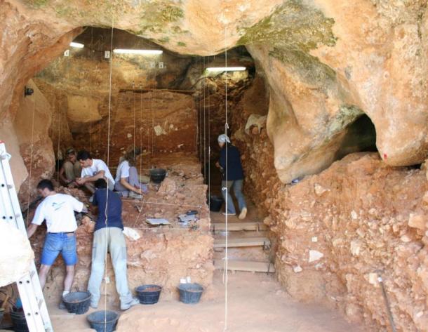 Excavation site where the Neanderthal teeth were discovered