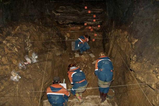 Excavation works in the East Chamber of Denisova Cave, Russia. (Credit: Bence Viola, Max Planck Institute for Evolutionary Anthropology)