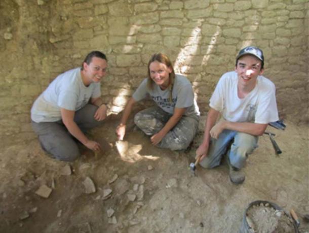 Excavations at Baking Pot, Belize, with team members Claire Ebert of Northern Arizona University, Julie Hoggarth, Ph.D., of Baylor University, and Sean Carr. Credit: Baylor University