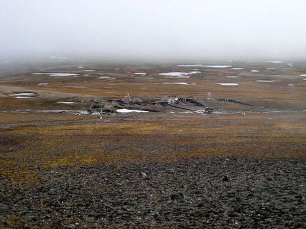 Excavations at Zhokhov Island. Images: Vladimir Pitulko, Elena Pavlova