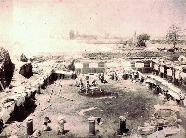 Excavations of Pompeii by Gennaro Matrone in 1900.