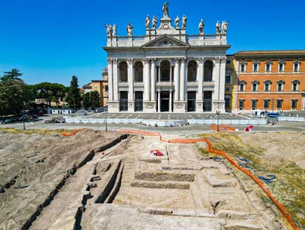 Excavations outside the Archbasilica of St. John Lateran in the Piazza San Giovanni in Laterno in Rome. (AnchorCourtesy of the Italian Ministry of Culture)