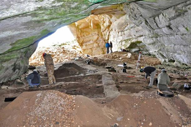 Excavations taking place in Coversea ‘Cave 2’, 2015.
