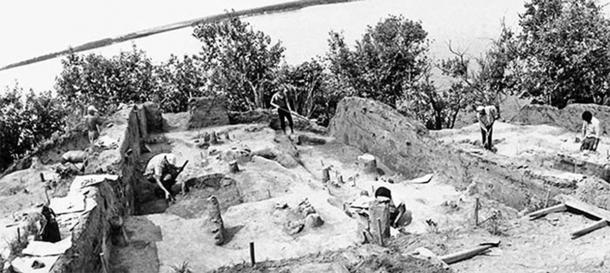 Excavations of Gasya settlement in 1980. (Image: Vitaly Medvedev / The Siberian Reporter)