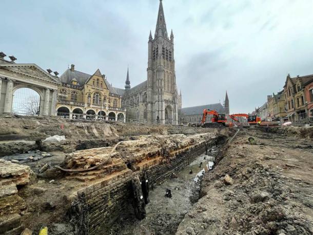 Excavations work outside St Martin's Cathedral, Ypres, Belgium. (VRT)