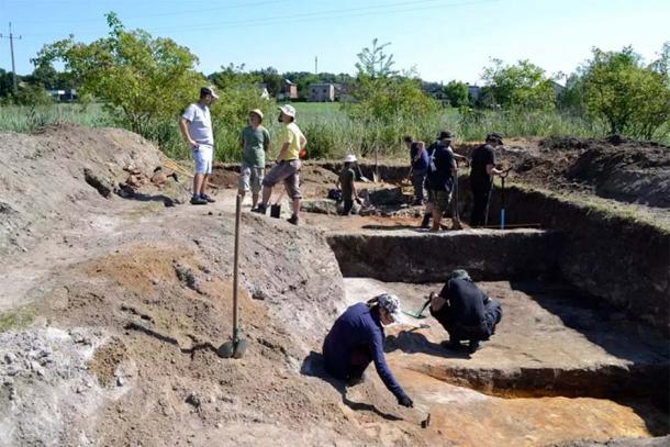 Escavações em andamento no sítio arqueológicofagri