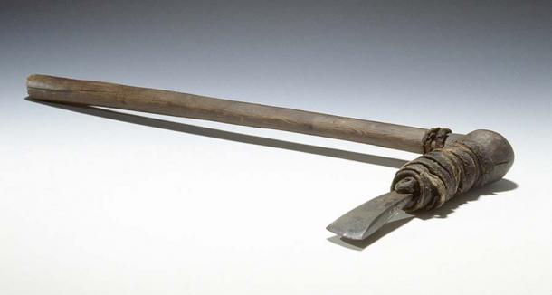 Les experts affirment que le cuivre utilisé pour la hache d'Ötzi l'homme des glaces provenait du centre de l'Italie. (Musée d'archéologie du Tyrol du Sud)