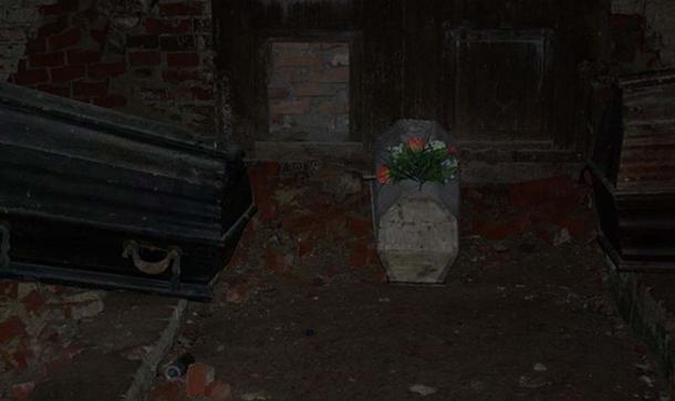 Family burials inside the Rapa Pyramid. (Public Domain)