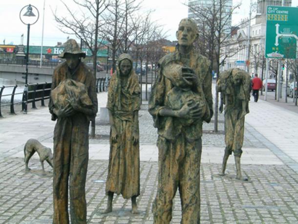 Famine Memorial in Dublin. (Béka~commonswiki / Public Domain)