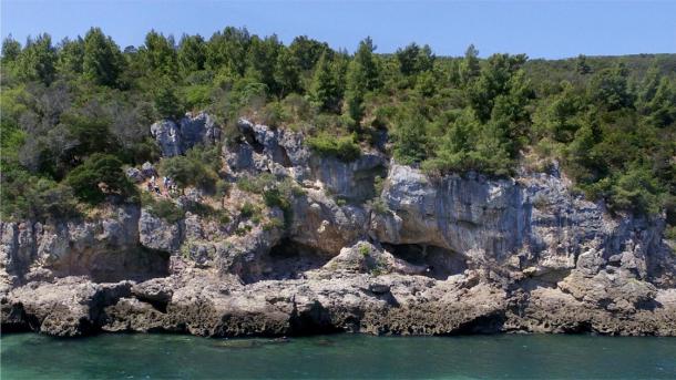 View of the Figueira Brava cave with its three entrances on the waterfront. (João Zilhão / University of Barcelona)