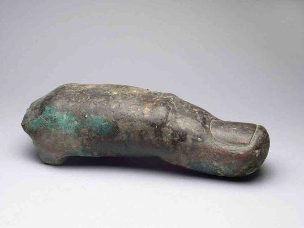 El dedo de bronce que falta en la colosal estatua del emperador Constantino ha pasado más de un siglo mal etiquetado como un dedo del pie. Fuente: (Hervé Lewandowski / RMN (Museo de Orsay)