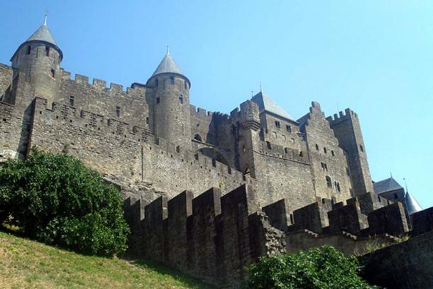 Fortified city wall of Carcassonne. (CC BY-SA 3.0)