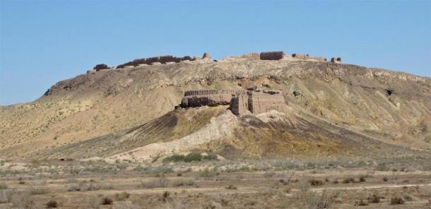 Fortresses of Ayaz Kala 1 and 2 in the republic of Karakalpakstan and the Kyzyl Kum desert in Uzbekistan. Ayaz Kala 1 at the top and Ayaz Kala 2 is beneath. (Public Domain) Ayaz Kala 3 is behind.