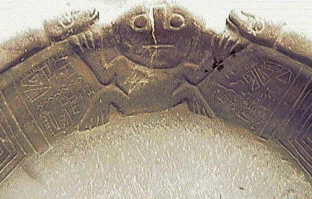 A figure on the Fuente Magna bowl.