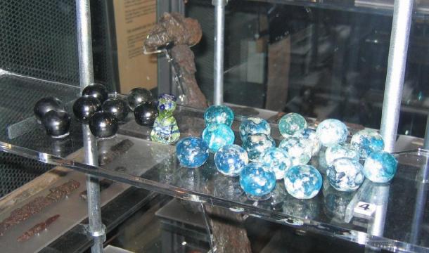 Game pieces, from the board game ‘hnefatafl’, similar to the glass artifact discovered in Lindisfarne. (Berig / CC BY-SA 4.0)