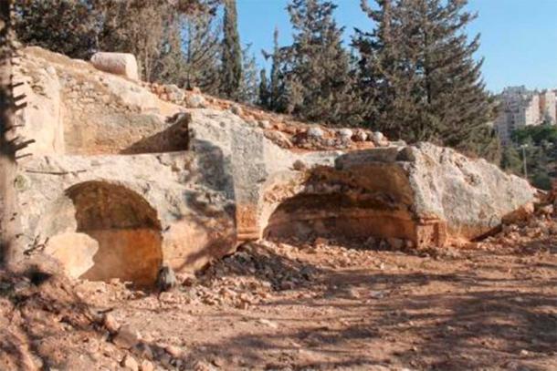 Vista general de los ábsides excavados en la roca, 2017. (S. Tarkhanova/© Universidad Hebrea de Jerusalén)