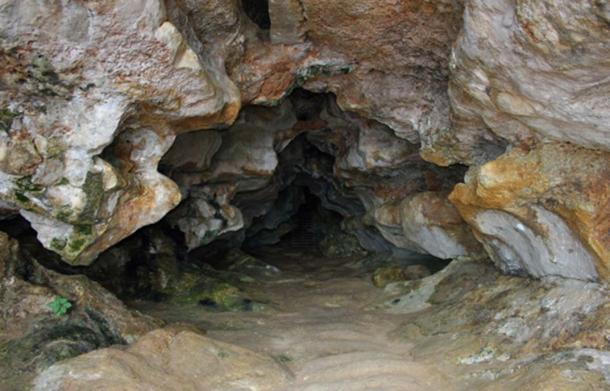 Ghar Hasan cave. (The Coastal Path)