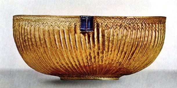 Gold and lapis bowl from Ur, Iraq Museum IM8272. Current statue is unknown. Oriental Institute Lost Treasures from Iraq database