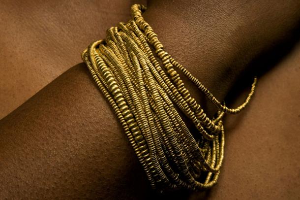 Gold bead strings of Mapungubwe (CC Department of UP Arts, University of Pretoria)